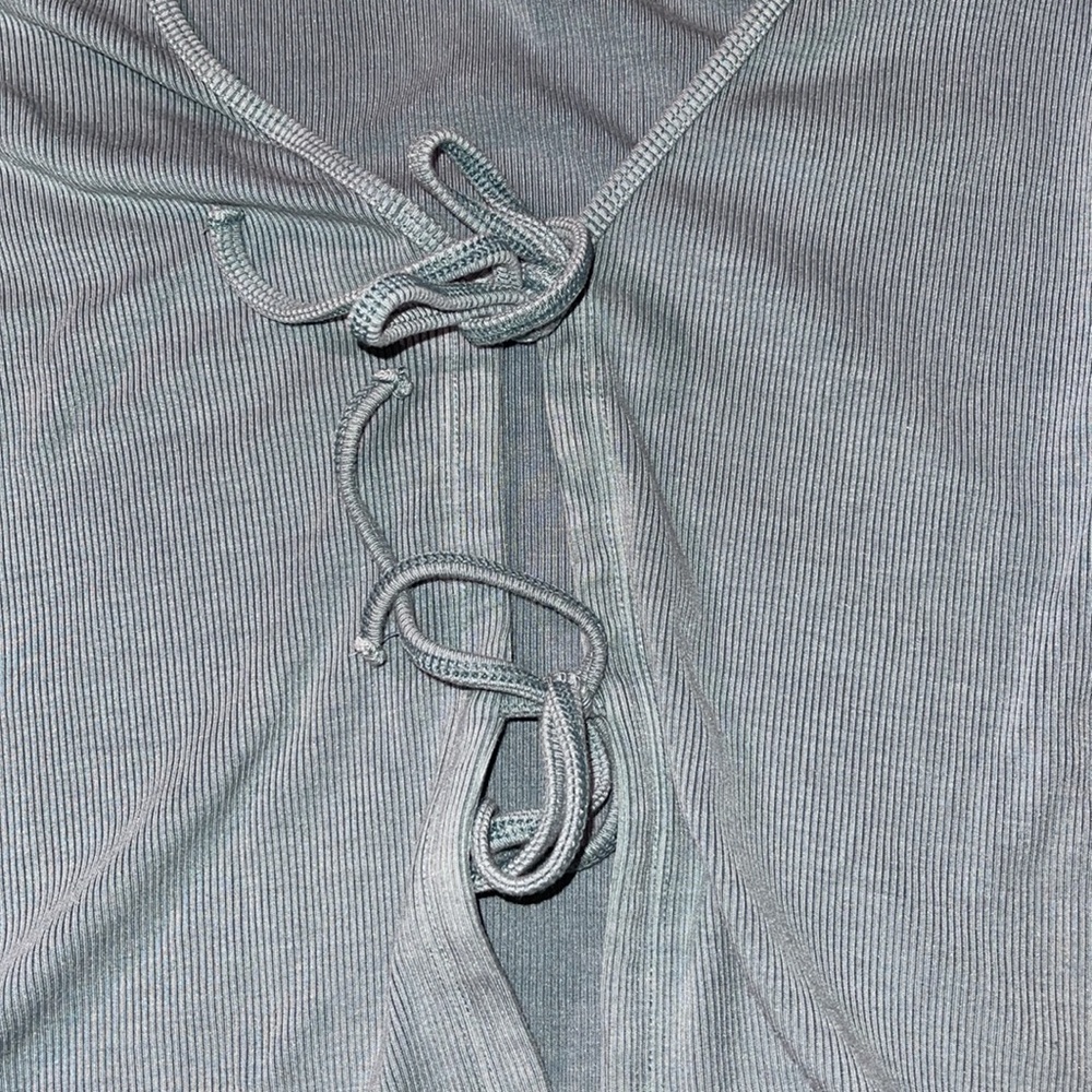 Aritzia Wilfred Free Tie Front Crop Top - Picture 2 of 3
